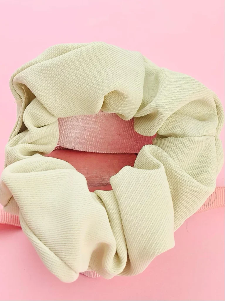 Gumka kremowa scrunchie