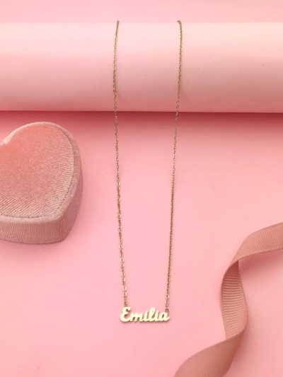 Celebrytka z imieniem Emilia 14k