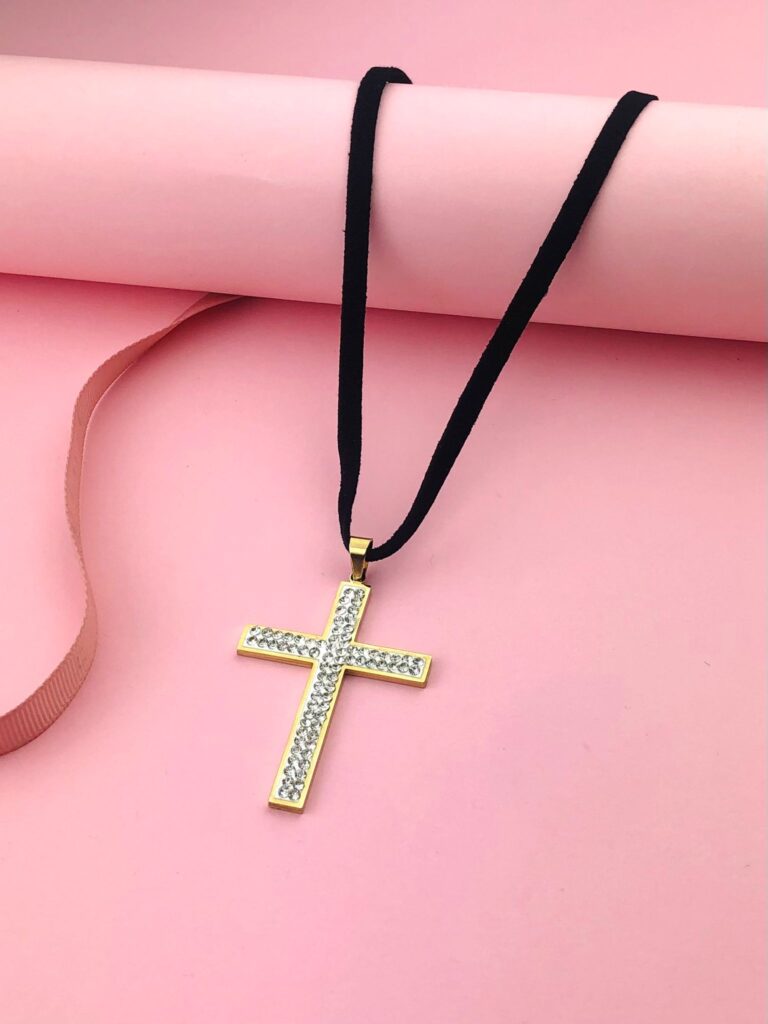 Naszyjnik choker z krzyżem ze stali chirurgicznej