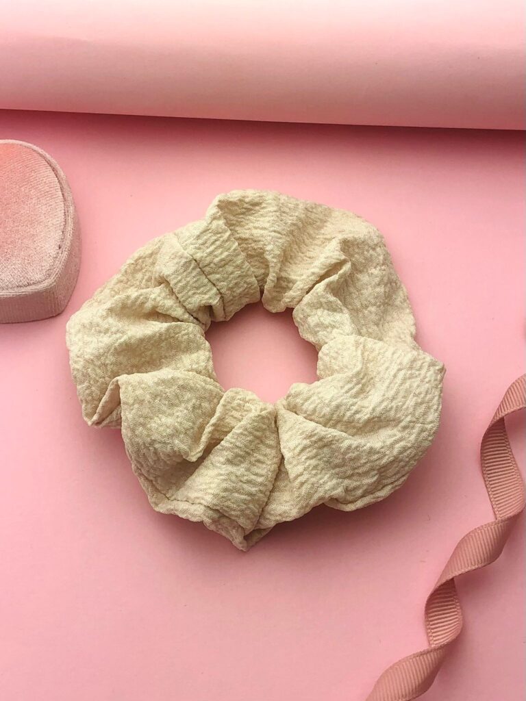 Gumka kremowa scrunchie